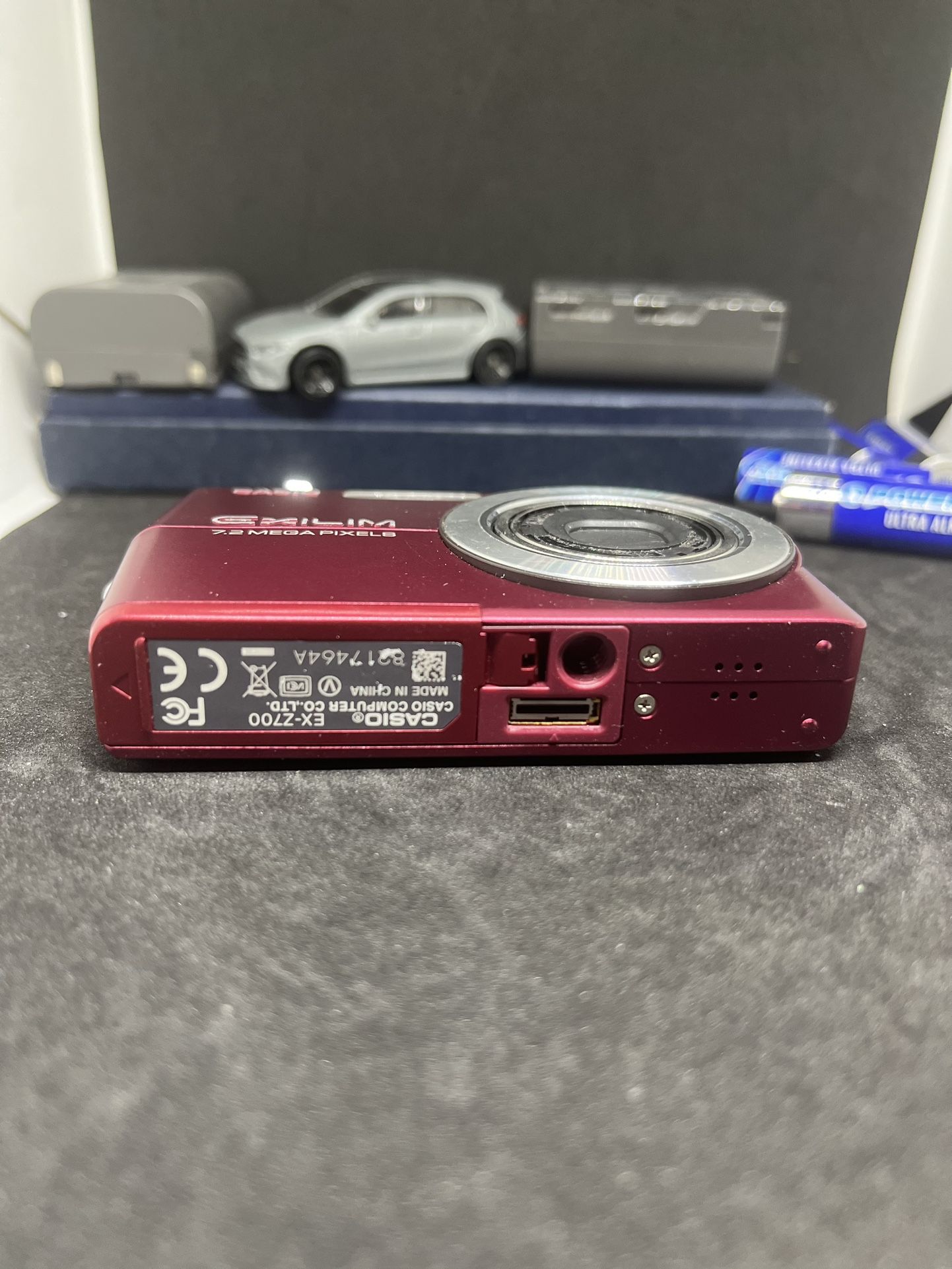 Casio EXILIM EX-Z700 7.2MP Digital Camera - Pink Red