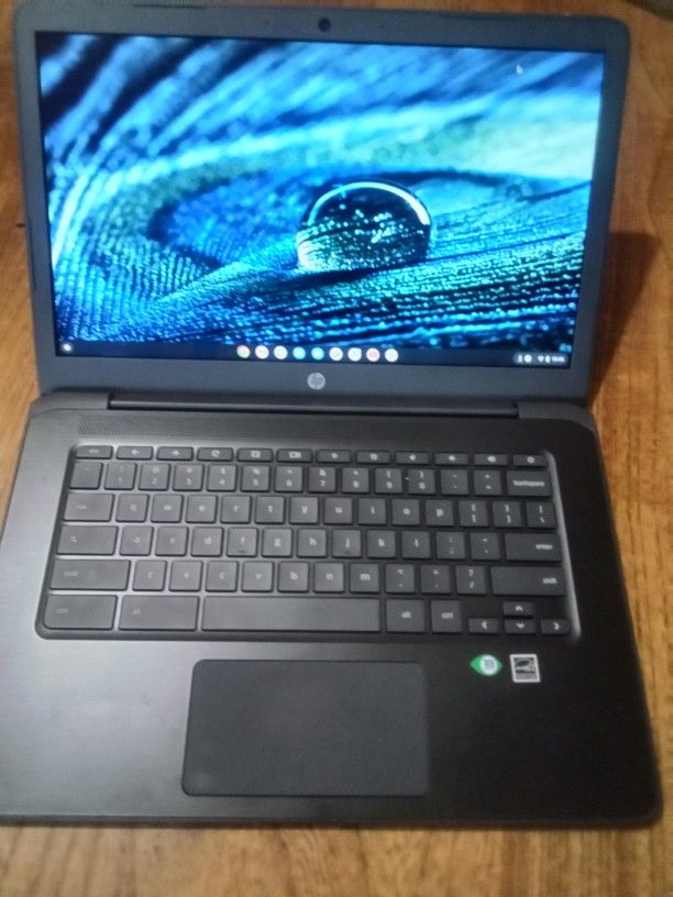 HP Chromebook Like New With Charger