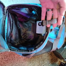 Small Or Cat Carrying Case Like New No Smells In Perfect Condition  With Straps And All Has Built In leash Perfect For Animals When traveling 