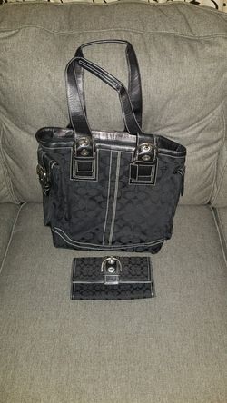 Coach authentic used blk purse and wallet.