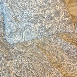 King comforter with shams Cynthia Rowley