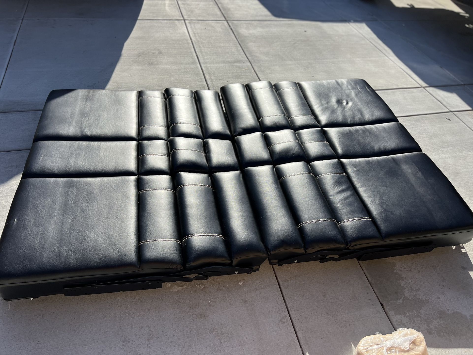 Happi Jac Rv Travel Trailer 5th Wheel Van Garage Bed Sofa Futon Conversion for Sale in Spring