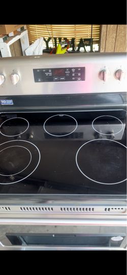 Maytag self cleaning cooktop stove, three years old