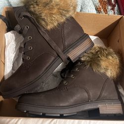 Harrison Lace tip Uggs
