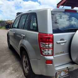 Selling taillights & spare tire cover off Suzuki Grand Vitara 