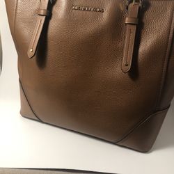 Micheal Kors Aria Large Leather Handbag 