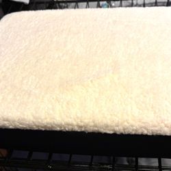  Super thick dog bed. Small pet bed. Unzips to clean. New. Great for crate. 