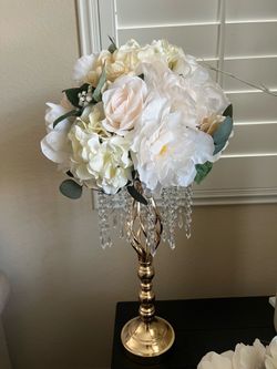 Table centerpieces for wedding or quince