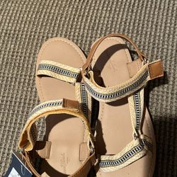 Universal Thread Sandals