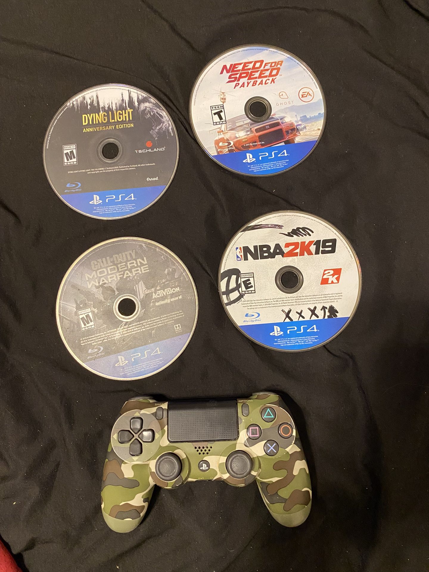 PS4 Games & 1 Controller. All For 25$