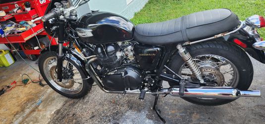 Triumph Bonneville 2004
