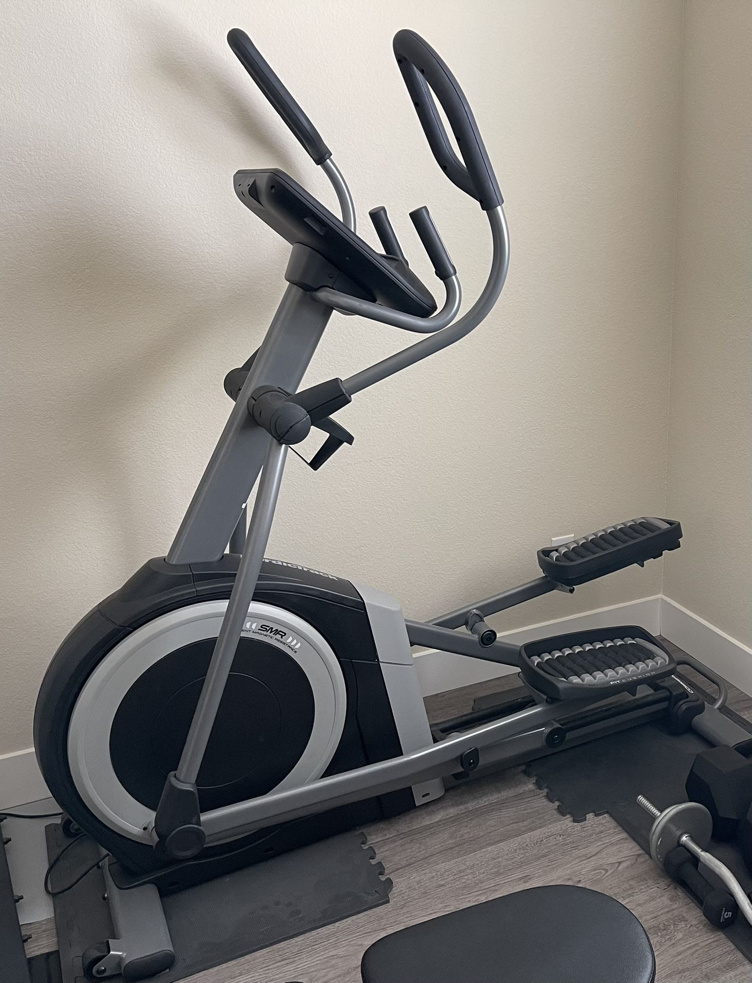 USED! NordicTrack Commercial 9.9 Elliptical