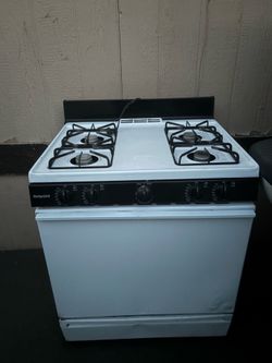 Stove  need gone asap please offer