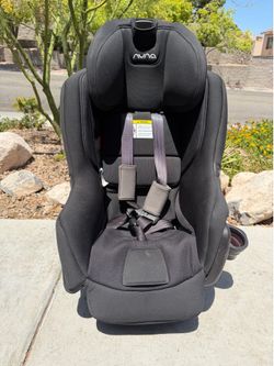 Nuna RAVA Convertible Car Seat Caviar Black