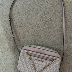 Jet Set Large Logo Crossbody Bag