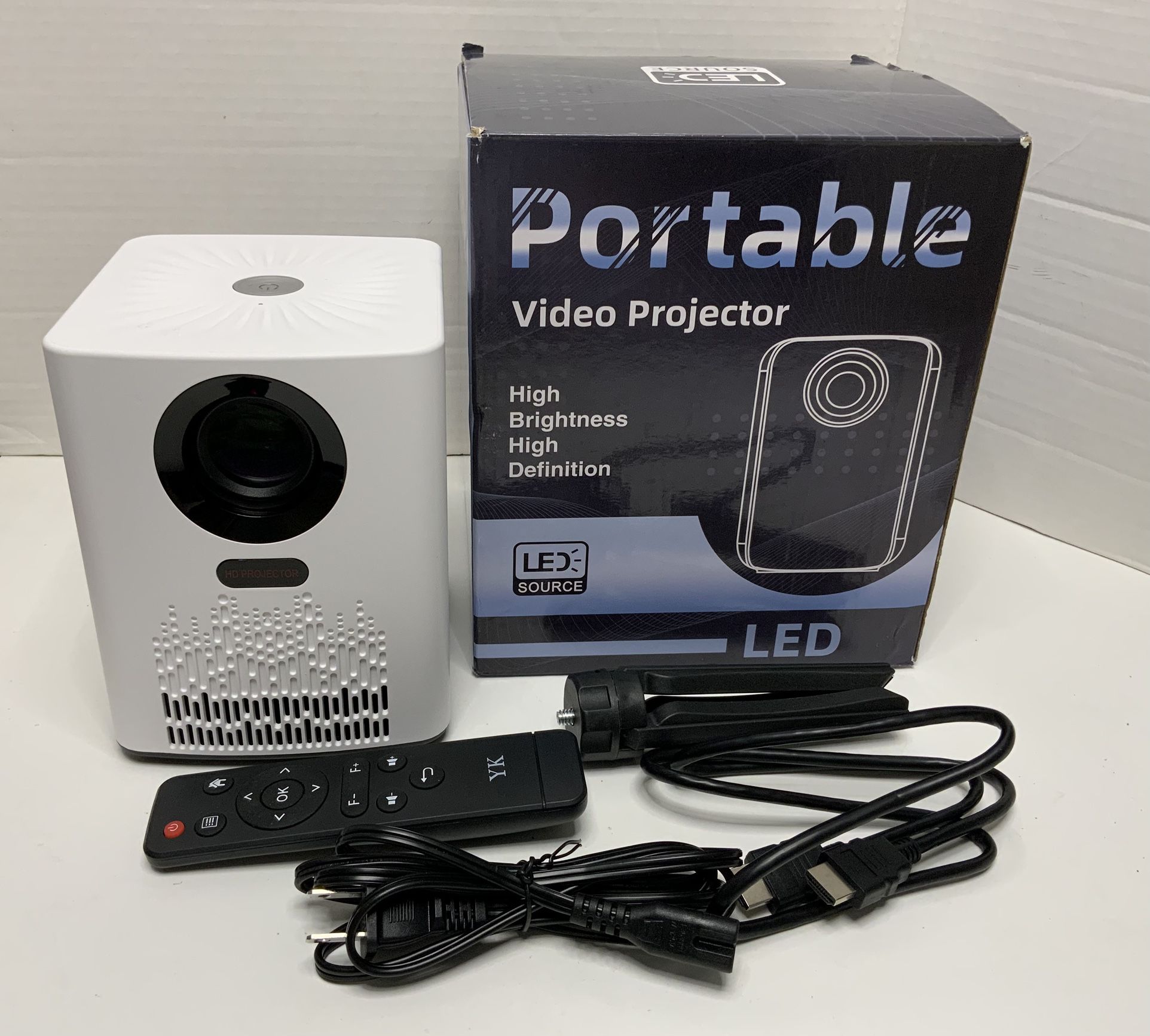 Projector with WiFi and Bluetooth, 5G WiFi 4K HD 20000L Portable Movie Projector with Mini Tripod, Outdoor Projector Home Video Smart Projectors