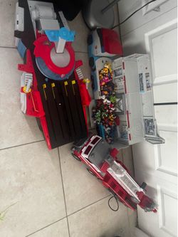 Paw patrol fire truck boat and camper with paw patrol figures