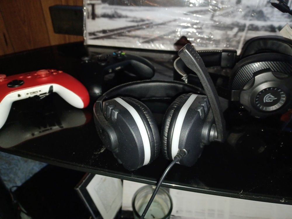 Xbox One Controllers And Headsets 