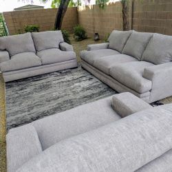 Cindy Crawford Home Palm Springs Silver 3- Piece Living Room Set - Like New - Free delivery today!