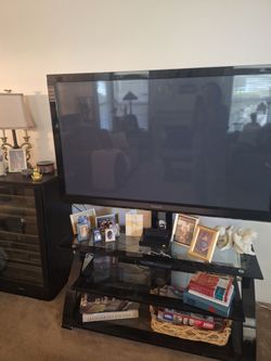 3 tvs