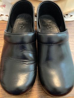Brand New Womens Black Dansko Clogs Size 38