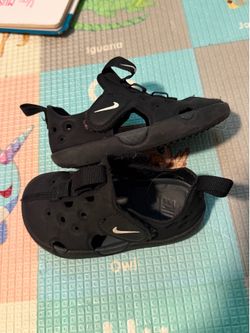 Nike toddler Sunray sandals/shoes size 6c