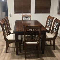 Dining Table & Chairs 