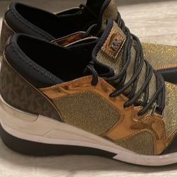 Women’s shoes