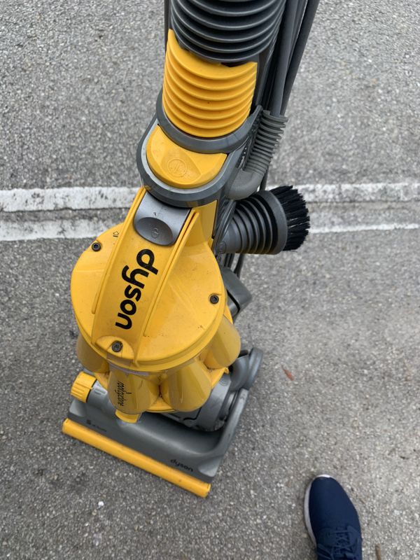 dyson dc14 roller not spinning