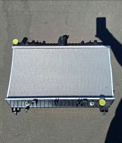 10-11 Camaro SS 6.2L Radiator Radiador