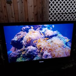 Toshiba 40-inch HD LCD TV