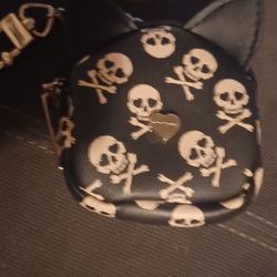 Betsy Johnson Skull Air Pod Case 