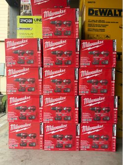Milwaukee M18 18V Lithium-Ion Cordless Drill Driver/Impact Driver Combo Kit (2-Tool) W/ Two 1.5Ah Batteries, Charger Tool Bag