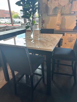 4 Piece Counter Height Dining Set
