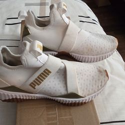 PUMAs size 7 1/2