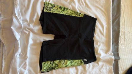 Yoga shorts Sz Med