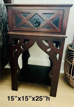 🔥 MOVE SALE: Night Stands / End table - LIKE NEW - MOROCCAN
