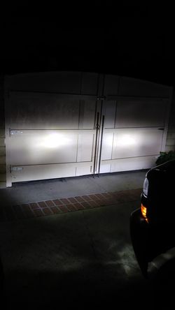 2 pcs LED HEADLIGHTS BULBS 6500K 6 months warranty.