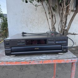 Vintage 90S Technics 5 CD Disc Changer  WORKS