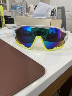 Totally awesome and new sporty ultimate 80s sunglasses.  Only for  righteous dudes and dudettes.  Wear them at the mall, sport them at the beach 🏖  