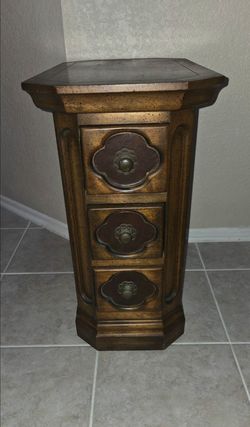 VINTAGE SIDE TABLE