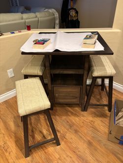Kitchen table & chairs