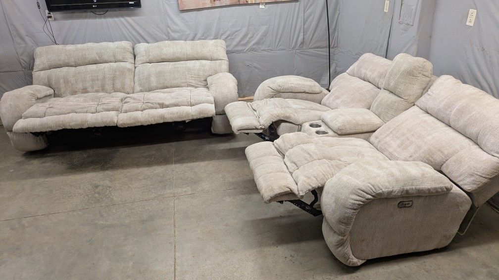 Free Deliver Ashley Sofa And Love Seat Electric Recliner Fresh Cleaned