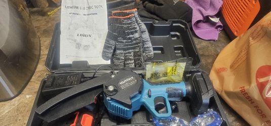 Mini Chain Saw, Battery Powered 