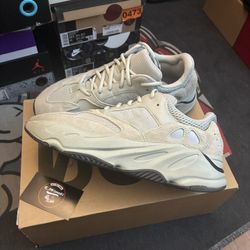 Yeezy 500 Salt Sz 12