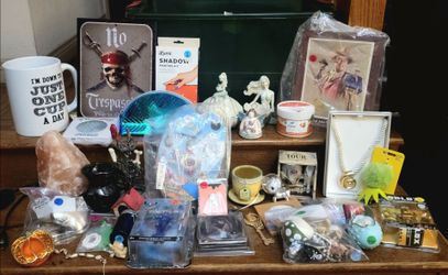 Tub of Gifts Lot (Smaller items)