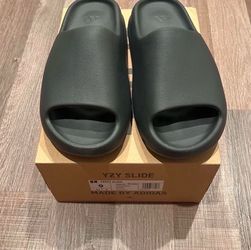 Yeezy Slide “Onxy”
