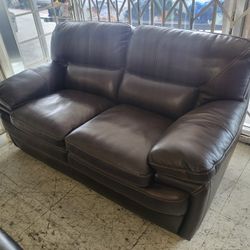 Brand New Floorsample All Leather Loveseat MSRP price was $1,095