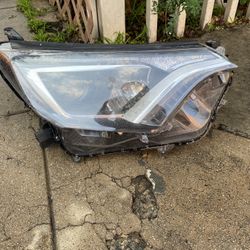 2016 2018 Toyota RAV4 Passenger Right Headlight