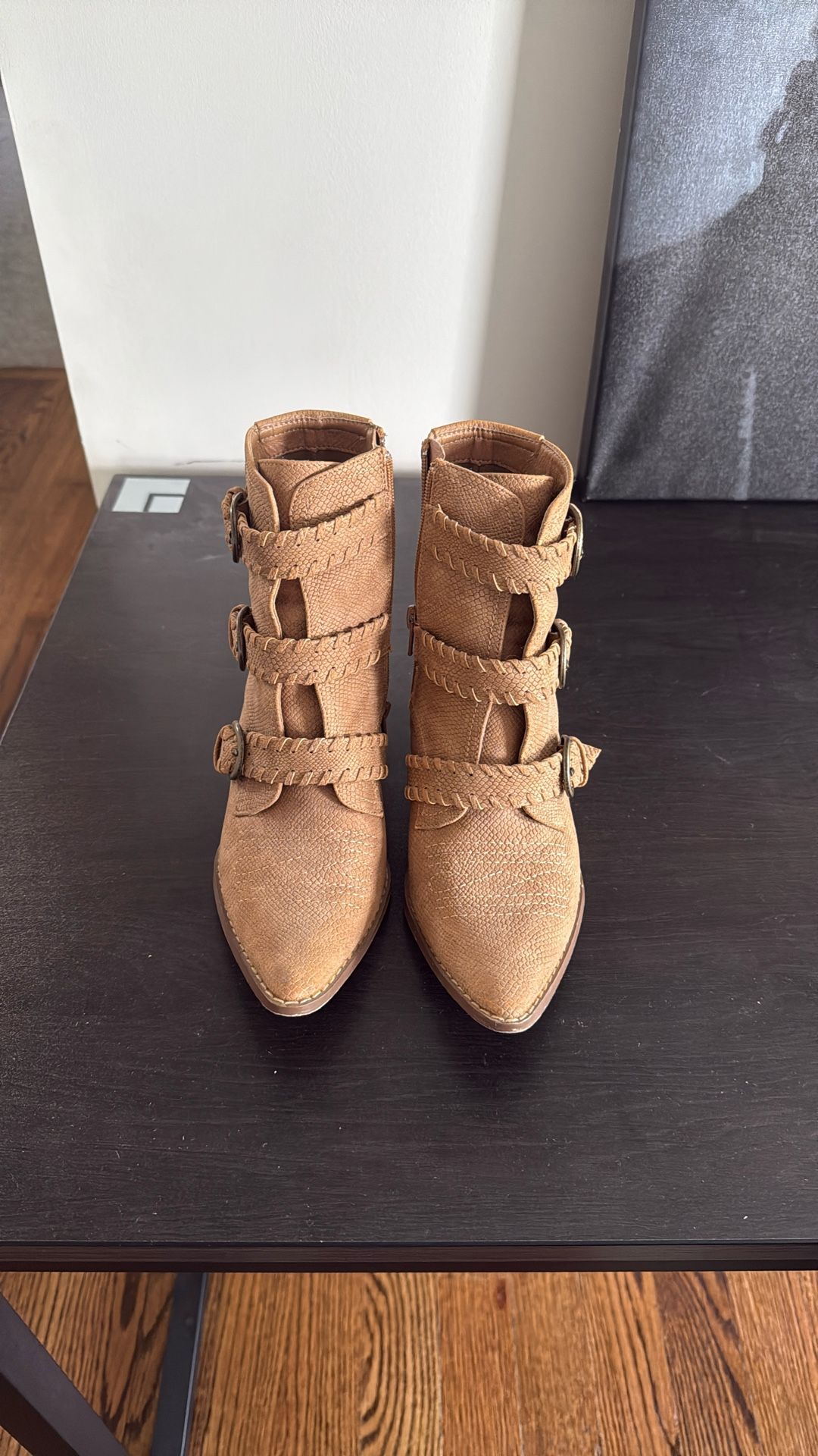 Mattiese Size 7 Brown Boots